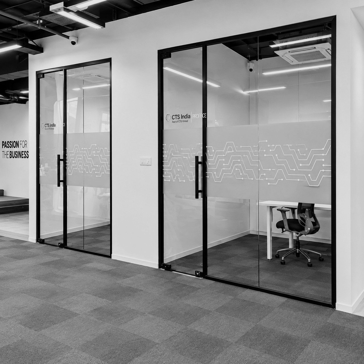 DESQKRAFT GLASS PARTITIONS (62)